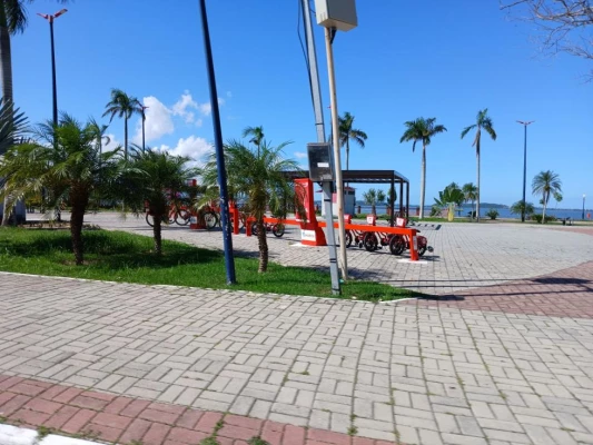 Foto 2: Casa com 4 Suítes, Piscina e Lazer Completo Próxima à Lagoa em São José do Imbassaí